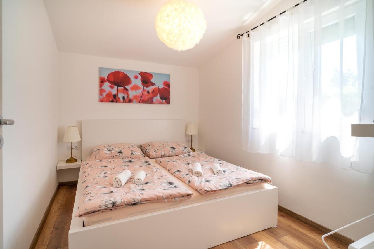 Pipacs Apartmanhaz Харканы Экстерьер фото